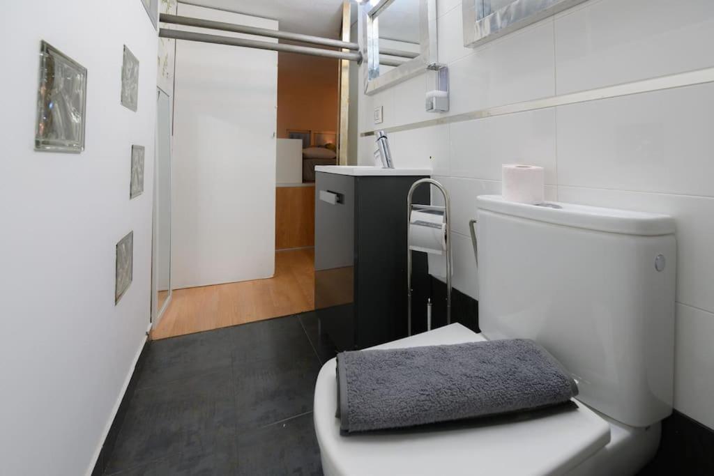 Encantador Apartamento Temporal Centrico Con Patio Privado Mpe51 Apartment Madrid Bagian luar foto