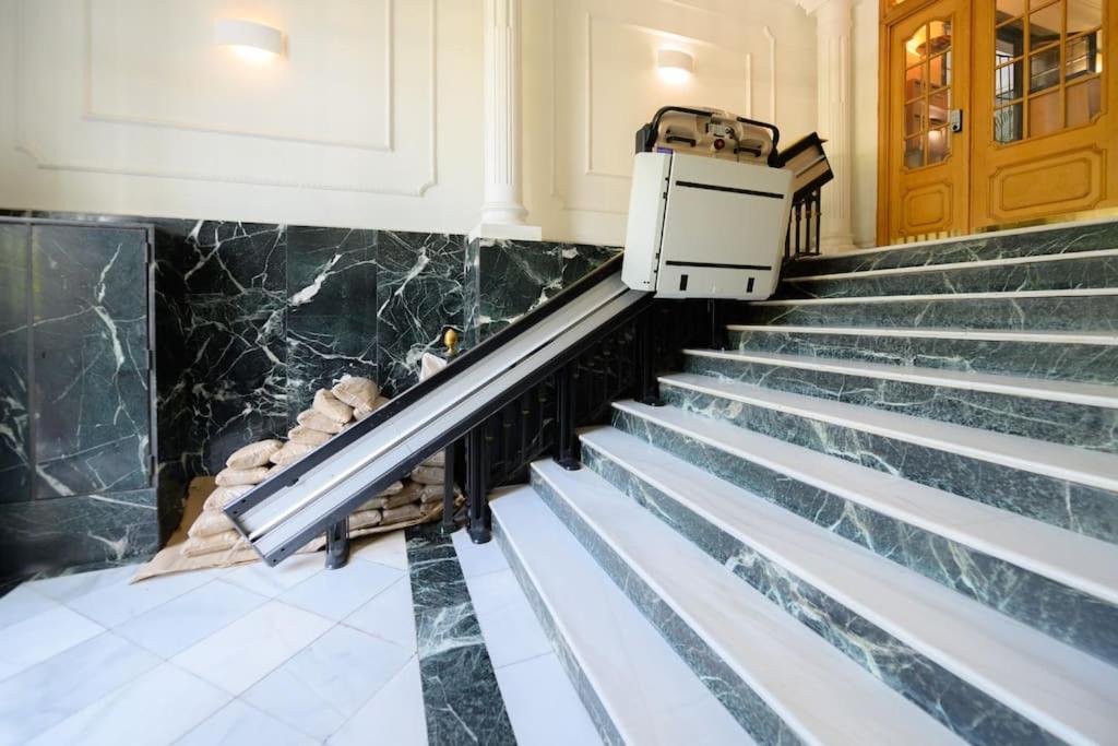 Encantador Apartamento Temporal Centrico Con Patio Privado Mpe51 Apartment Madrid Bagian luar foto