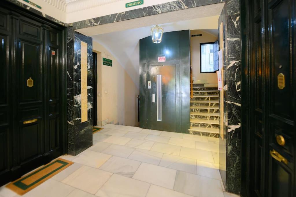 Encantador Apartamento Temporal Centrico Con Patio Privado Mpe51 Apartment Madrid Bagian luar foto